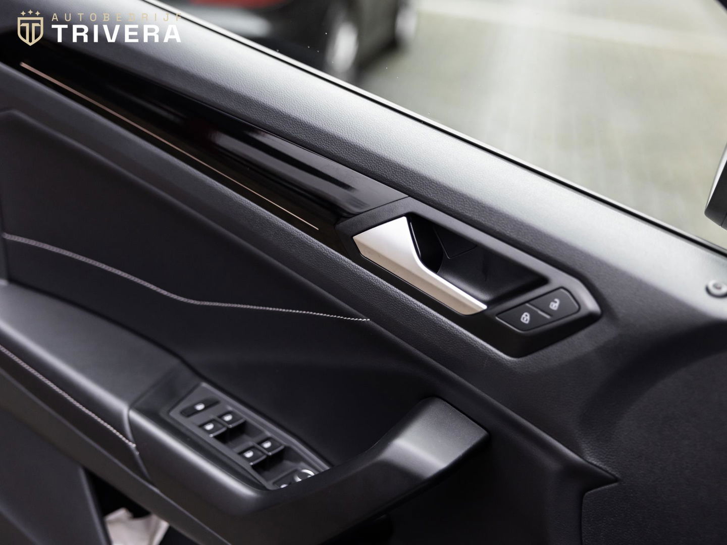 Volkswagen T-Roc 1.5 TSI R-Line I Automaat I PANO I LMV I Volledig dealeronderhouden I 2de eigenaar