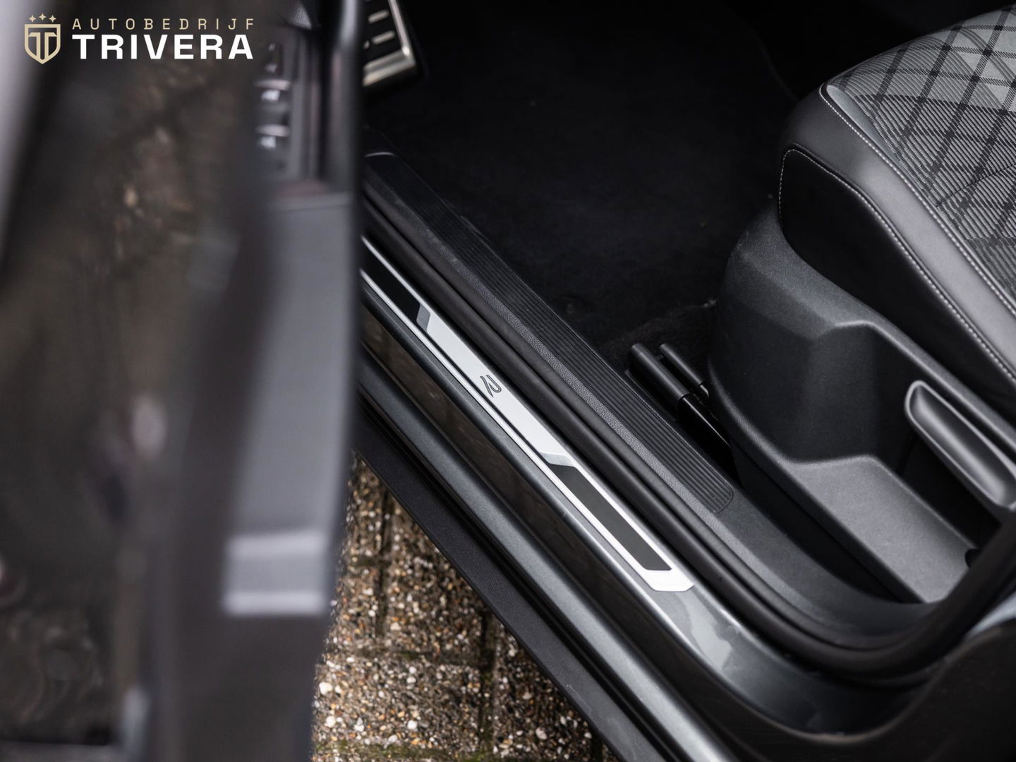 Volkswagen T-Roc 1.5 TSI R-Line I Automaat I PANO I LMV I Volledig dealeronderhouden I 2de eigenaar