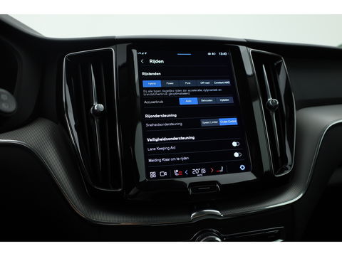 Volvo XC60 2.0 T6 Plug-in hybrid AWD Plus Dark | Long Range | Pano-dak | Camera | 4x Stoel + stuurverw. | Elek. stoelen |