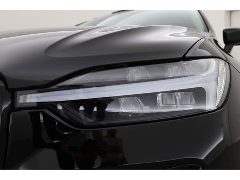 Volvo XC60 2.0 T6 Plug-in hybrid AWD Plus Dark | Long Range | Pano-dak | Camera | 4x Stoel + stuurverw. | Elek. stoelen |