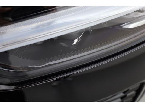 Volvo XC60 2.0 T6 Plug-in hybrid AWD Plus Dark | Long Range | Pano-dak | Camera | 4x Stoel + stuurverw. | Elek. stoelen |