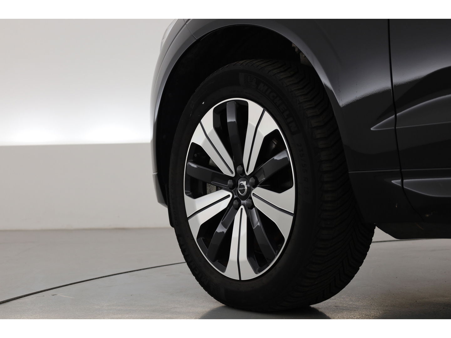 Volvo XC60 2.0 T6 Plug-in hybrid AWD Plus Dark | Long Range | Pano-dak | Camera | 4x Stoel + stuurverw. | Elek. stoelen |