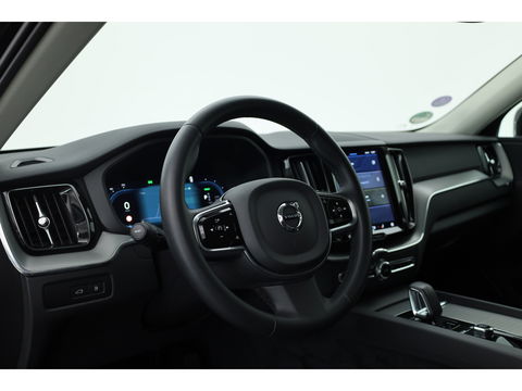 Volvo XC60 2.0 T6 Plug-in hybrid AWD Plus Dark | Long Range | Pano-dak | Camera | 4x Stoel + stuurverw. | Elek. stoelen |