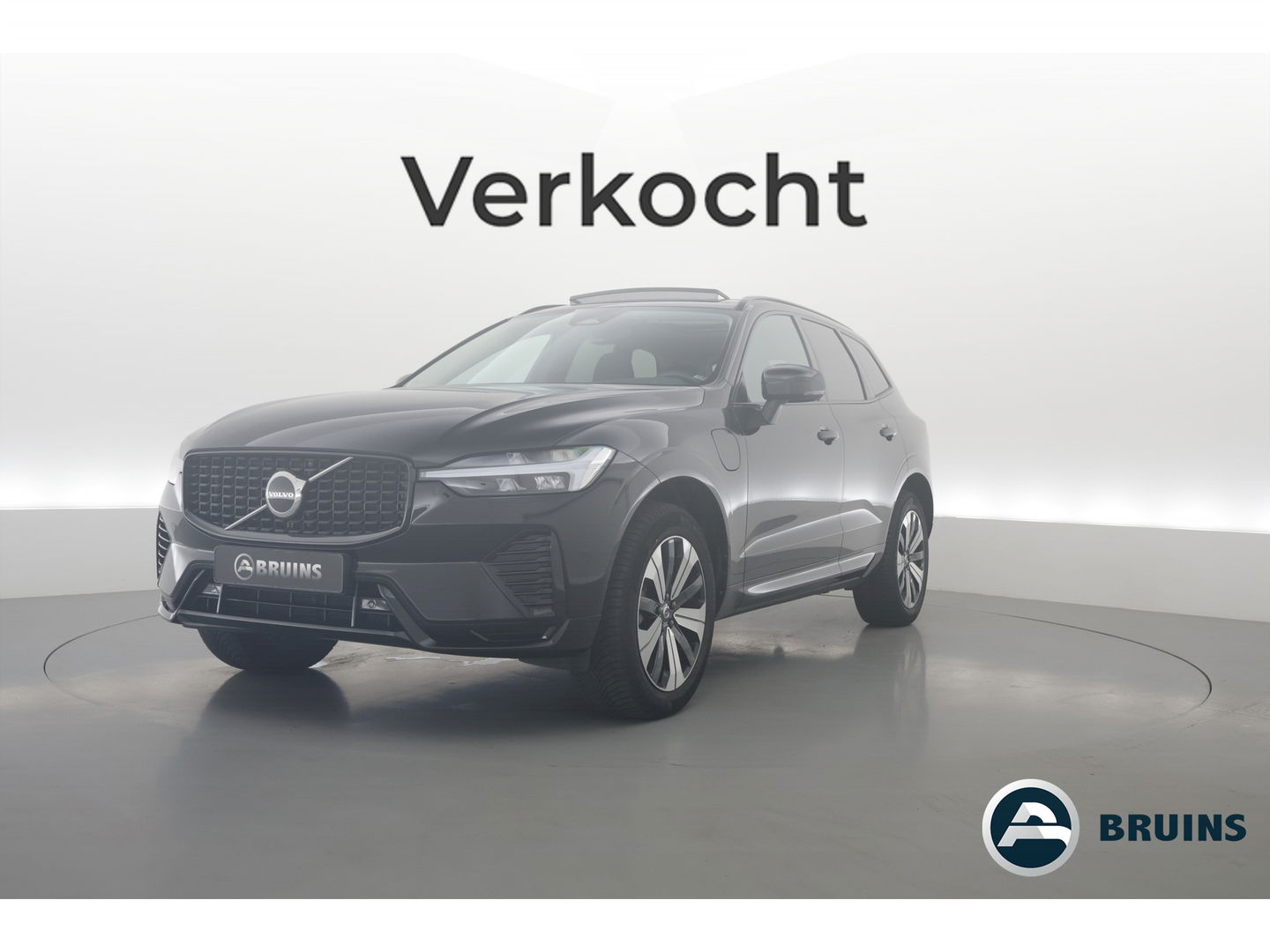 Volvo XC60 2.0 T6 Plug-in hybrid AWD Plus Dark | Long Range | Pano-dak | Camera | 4x Stoel + stuurverw. | Elek. stoelen |