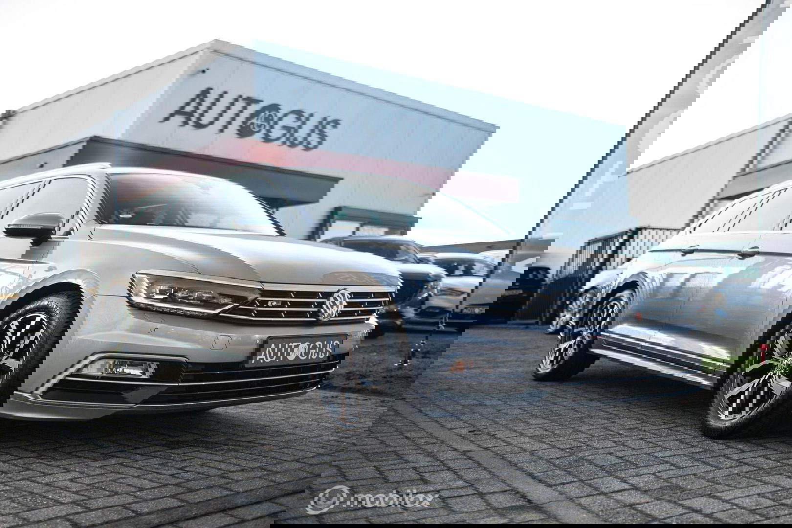 Volkswagen Passat Variant 1.4 TSI ACT Highline Business R | VC | ACC | Camera | Alcantara | Trekhaak | Dealer onderhouden | LED | Rijklaar |