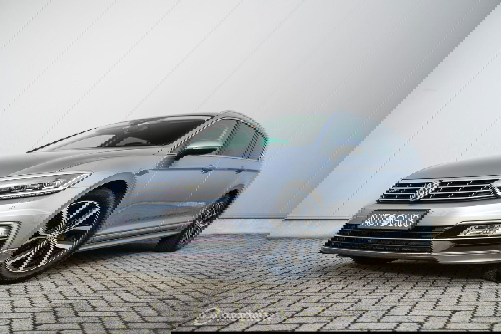 Volkswagen Passat Variant 1.4 TSI ACT Highline Business R | VC | ACC | Camera | Alcantara | Trekhaak | Dealer onderhouden | LED | Rijklaar |