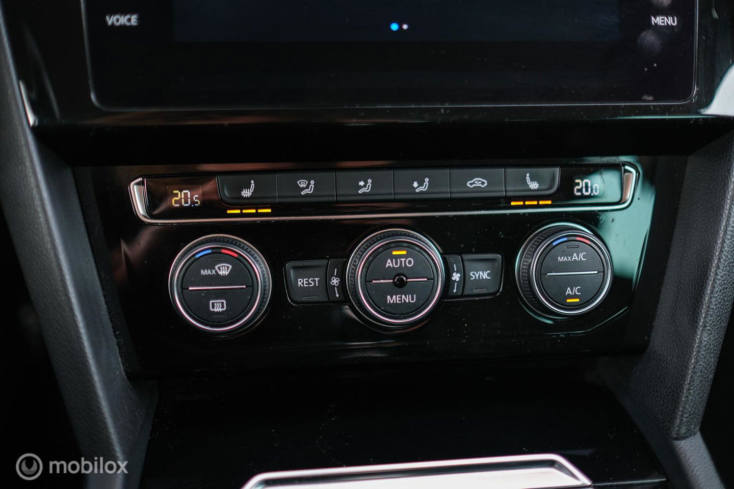 Volkswagen Passat Variant 1.4 TSI ACT Highline Business R | VC | ACC | Camera | Alcantara | Trekhaak | Dealer onderhouden | LED | Rijklaar |