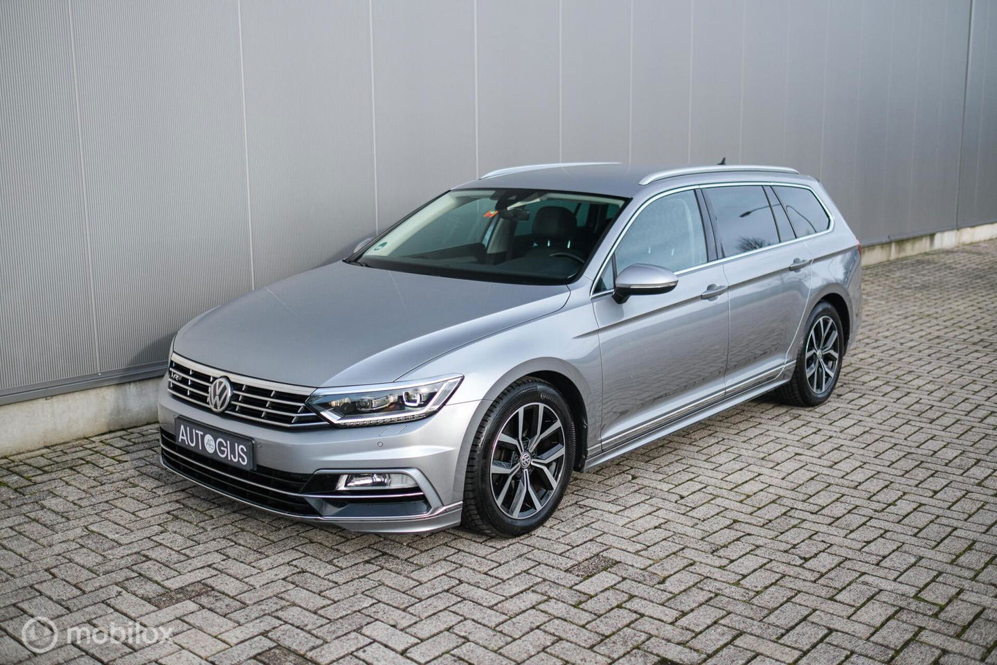 Volkswagen Passat Variant 1.4 TSI ACT Highline Business R | VC | ACC | Camera | Alcantara | Trekhaak | Dealer onderhouden | LED | Rijklaar |