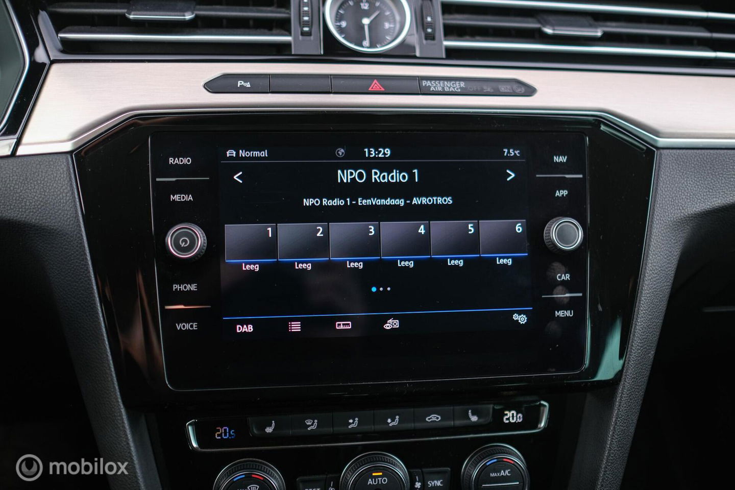 Volkswagen Passat Variant 1.4 TSI ACT Highline Business R | VC | ACC | Camera | Alcantara | Trekhaak | Dealer onderhouden | LED | Rijklaar |