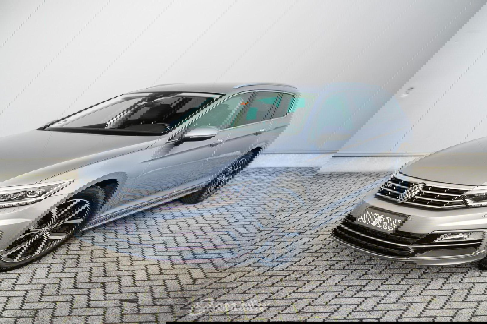 Volkswagen Passat Variant 1.4 TSI ACT Highline Business R | VC | ACC | Camera | Alcantara | Trekhaak | Dealer onderhouden | LED | Rijklaar |