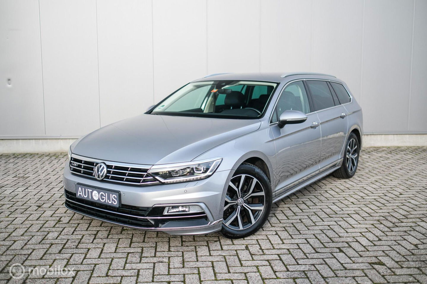 Volkswagen Passat Variant 1.4 TSI ACT Highline Business R | VC | ACC | Camera | Alcantara | Trekhaak | Dealer onderhouden | LED | Rijklaar |