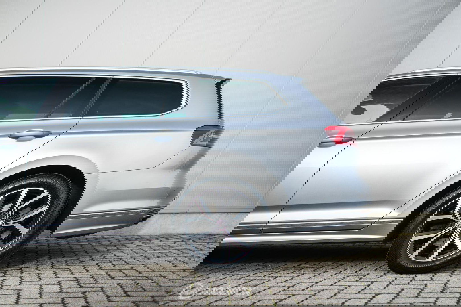 Volkswagen Passat Variant 1.4 TSI ACT Highline Business R | VC | ACC | Camera | Alcantara | Trekhaak | Dealer onderhouden | LED | Rijklaar |