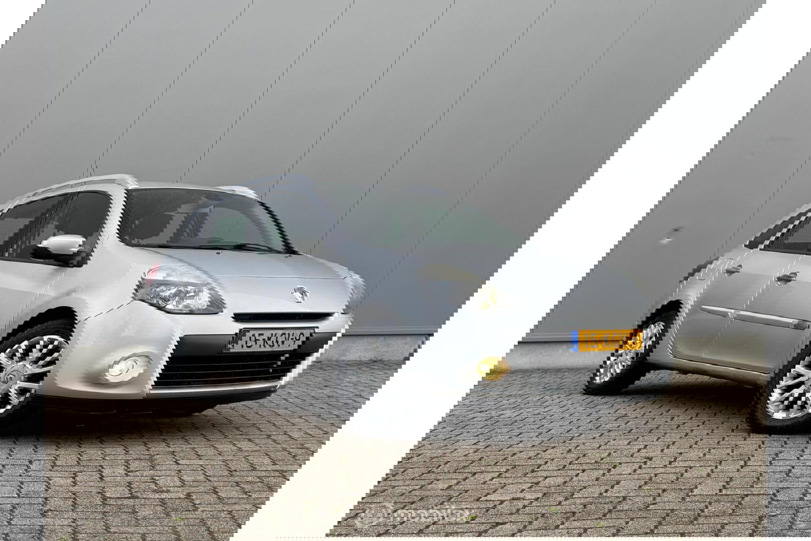 Renault Clio Estate 1.2 TCE | 4x nieuwe banden + apk | navigatie | Cruise | Clima | rijklaarprijs |