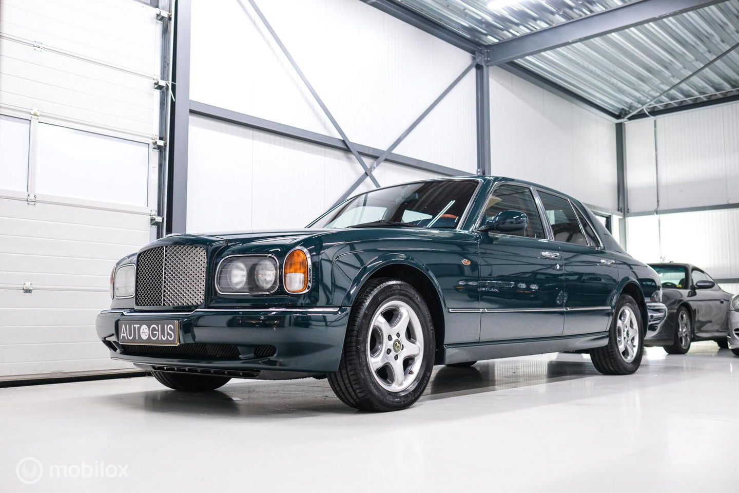 Bentley Arnage 4.5 V8 Green Label | First owner | Green over tan | Original dutch delivered | Mulsanne Green | Green Carpets | Service History