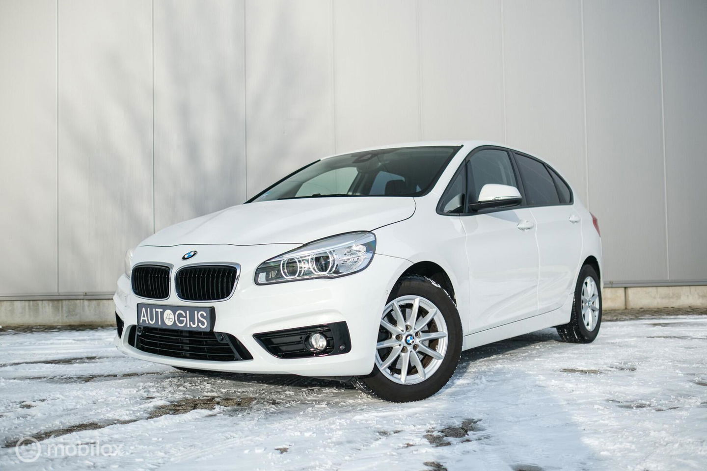 BMW 2 Serie Active Tourer 220i High Executive | LED | Stoelverwarming | Sportstoelen | PDC | Automaat |