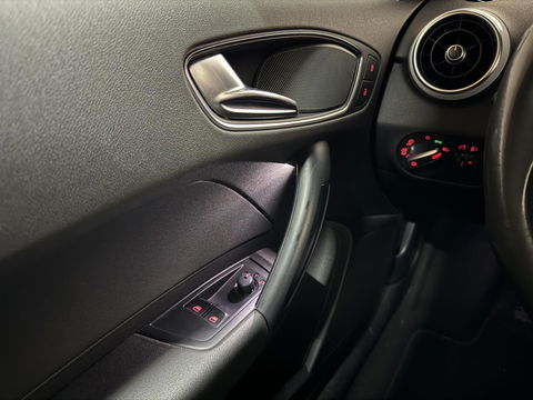 Audi A1 1.2 TFSI S-line Airco Cruise Navi NAP