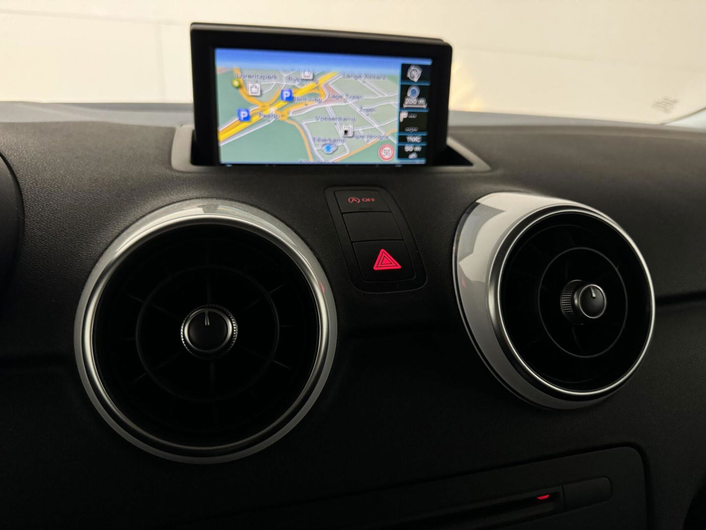 Audi A1 1.2 TFSI S-line Airco Cruise Navi NAP