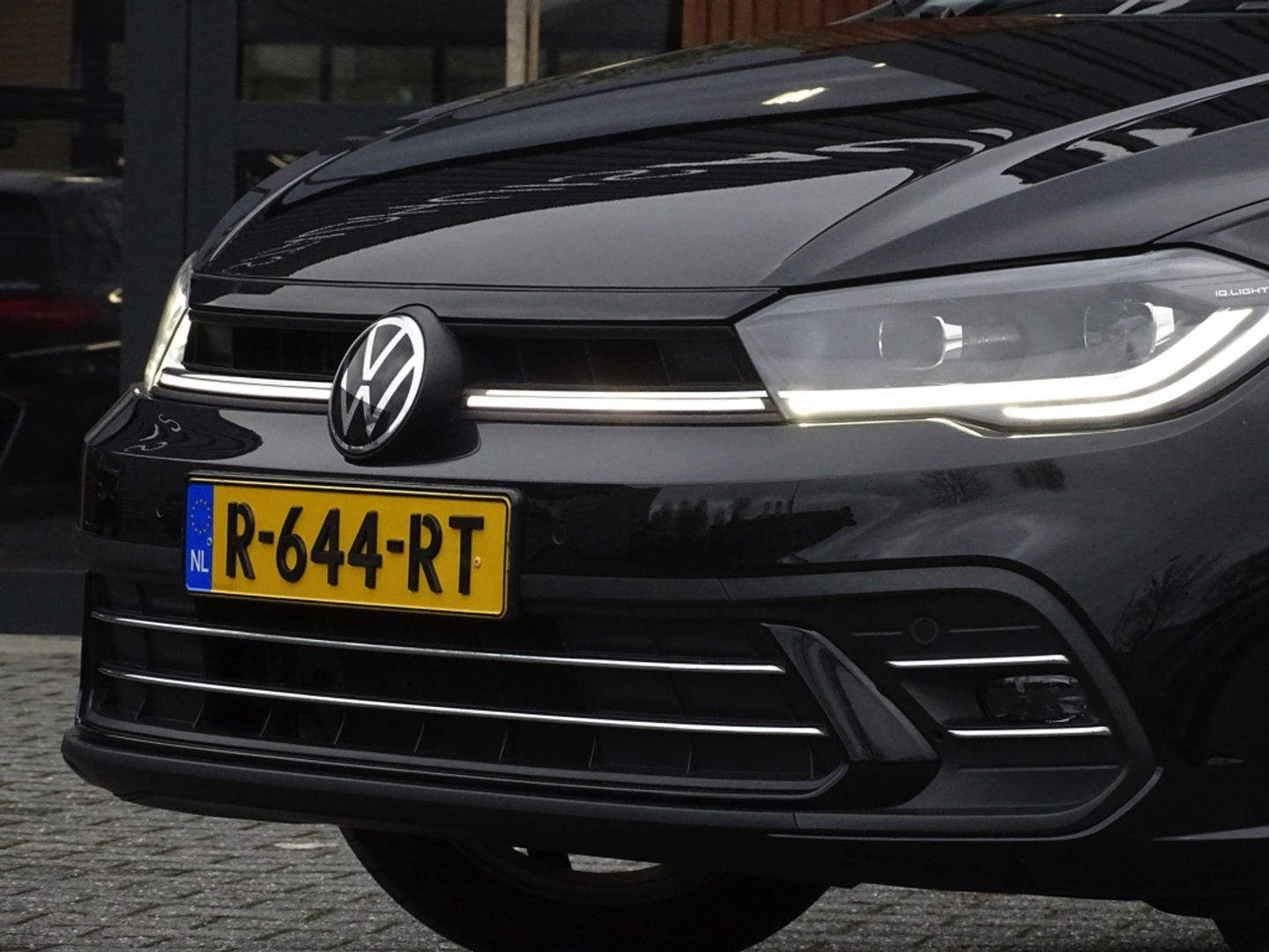 Volkswagen Polo 1.0 TSI 95PK DSG automaat / R-Line / RNS / IQ-Light