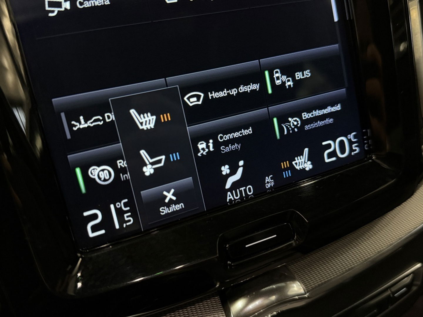 Volvo XC60 T8 392PK automaat AWD / R-Design / 360° *NAP*