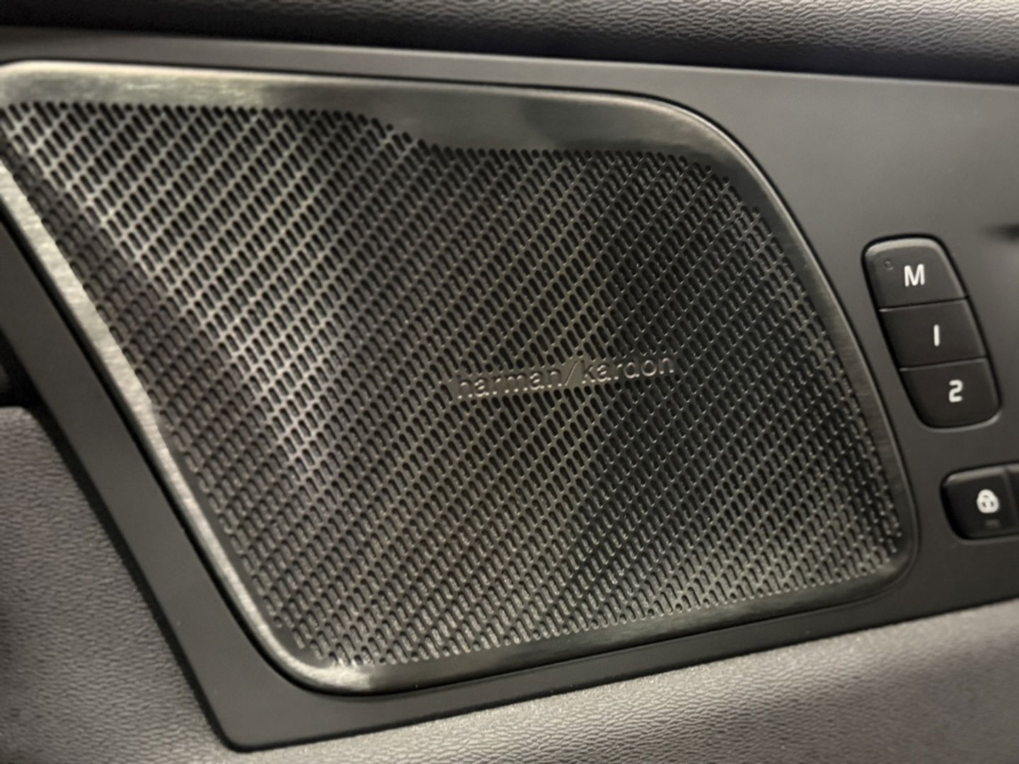 Volvo XC60 T8 392PK automaat AWD / R-Design / 360° *NAP*