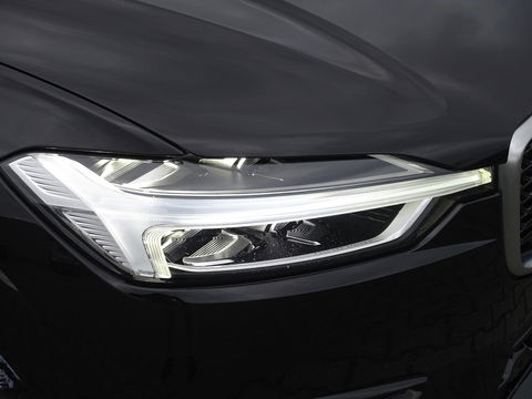 Volvo XC60 T8 392PK automaat AWD / R-Design / 360° *NAP*