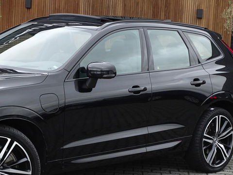 Volvo XC60 T8 392PK automaat AWD / R-Design / 360° *NAP*