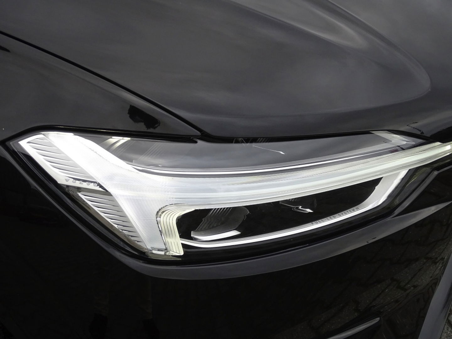 Volvo XC60 T8 392PK automaat AWD / R-Design / 360° *NAP*