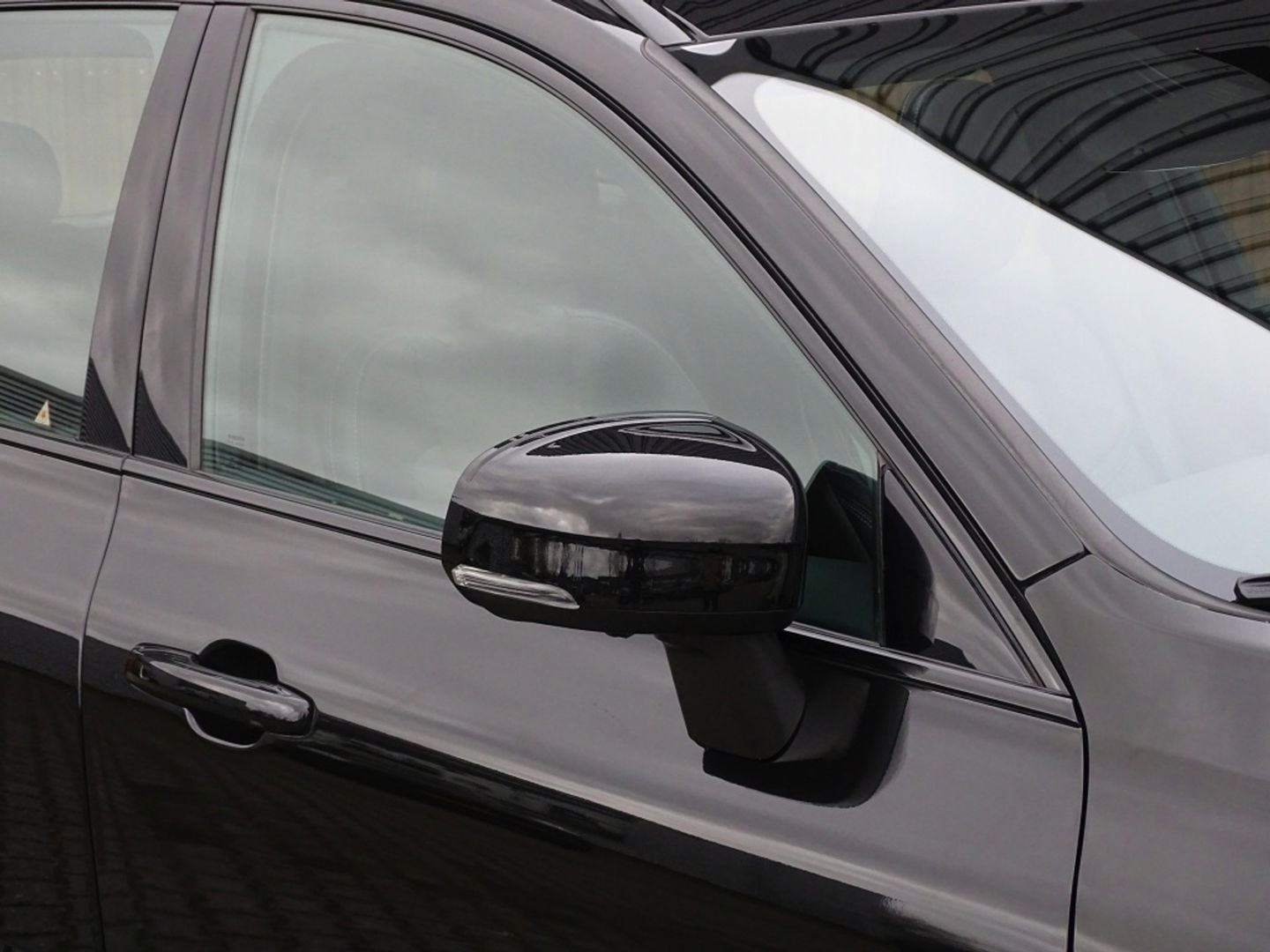 Volvo XC60 T8 392PK automaat AWD / R-Design / 360° *NAP*