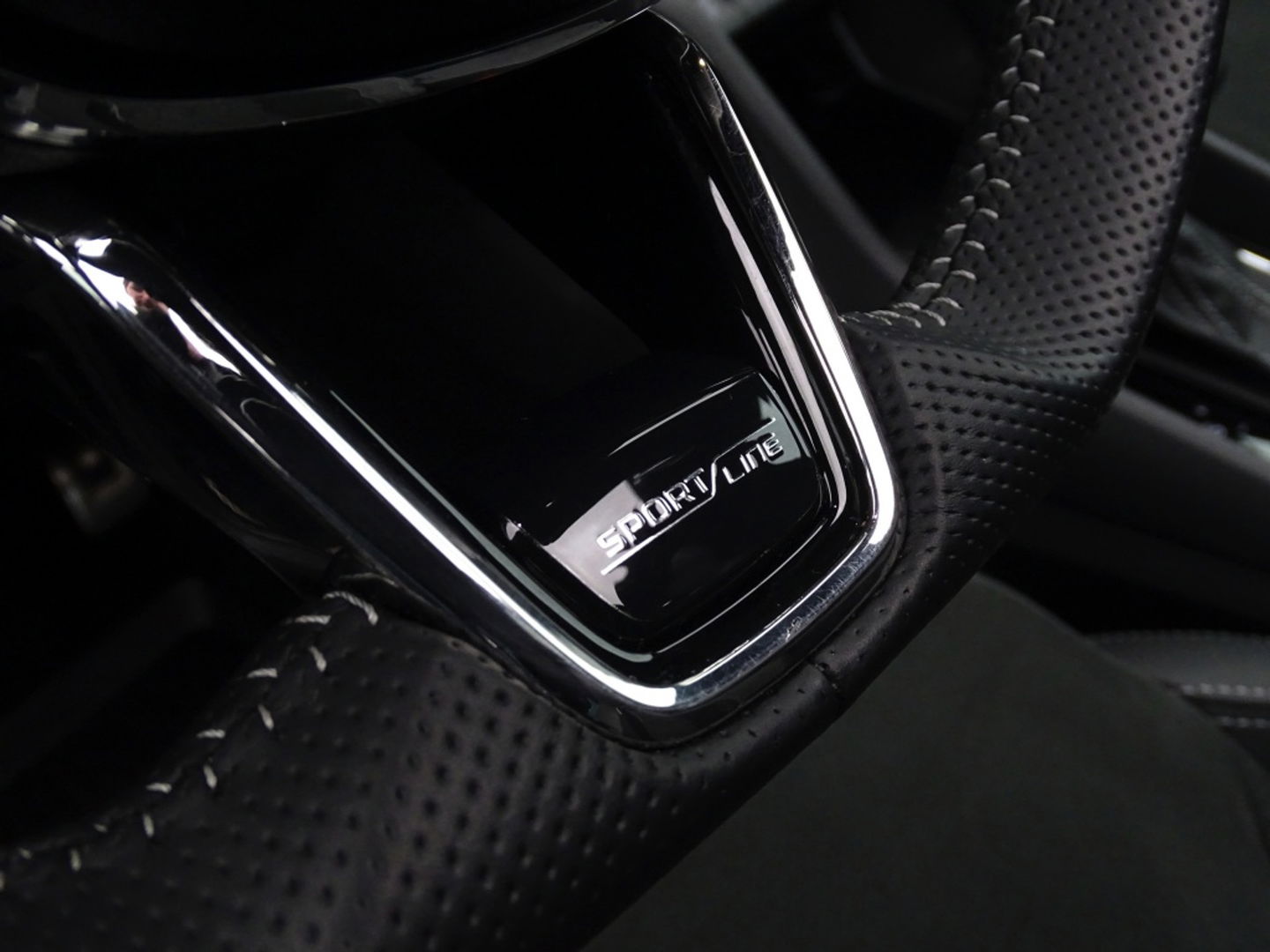 Škoda Kodiaq 1.5 TSI 150PK DSG / Sport B. / 7 pers. / ACC / LED *NAP*