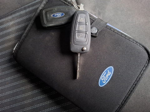 Ford Transit 350 2.0 TDCI L3H2 DC Trend DUBBEL CABINE / TREKHAAK / NAVI / CAMERA