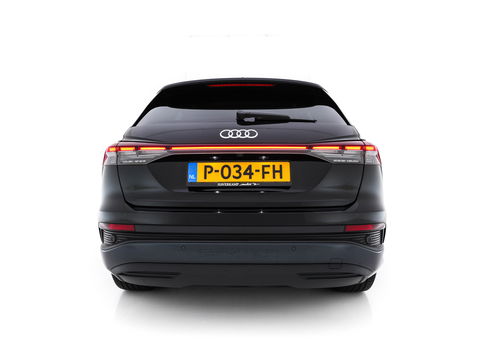 Audi Q4 e-tron 40 Launch edition Advanced Plus 77 kWh [3-Fase] {SOH-93%} (INCL-BTW) *HEATPUMP | ADAPT-CRUISE | MATRIX-LED | NAVI-FULLMAP | KEYLESS | CAMERA | DIGI-COCKPIT | DAB | AMBIENT-LIGHT | HEATED-SPORTSEATS | SHIFT-PADDLES | PRIVACY-GLASS | 19''ALU*