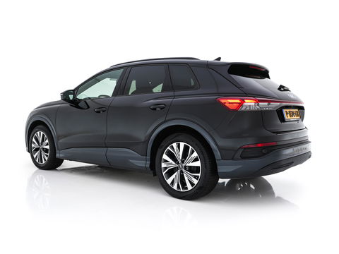 Audi Q4 e-tron 40 Launch edition Advanced Plus 77 kWh [3-Fase] {SOH-93%} (INCL-BTW) *HEATPUMP | ADAPT-CRUISE | MATRIX-LED | NAVI-FULLMAP | KEYLESS | CAMERA | DIGI-COCKPIT | DAB | AMBIENT-LIGHT | HEATED-SPORTSEATS | SHIFT-PADDLES | PRIVACY-GLASS | 19''ALU*