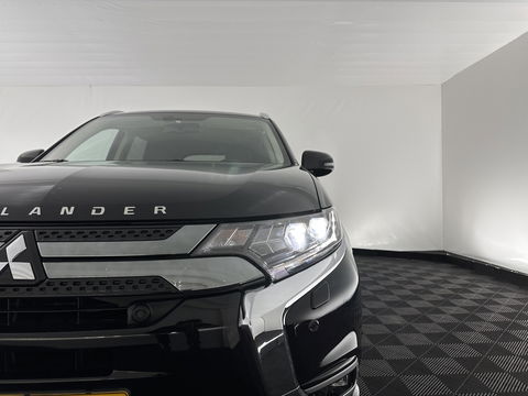 Mitsubishi Outlander 2.4 PHEV Intense (INCL.BTW) *LEATHER-MICROFIBRE | LED-LIGHTS | KEYLESS | CAMERA | HEATED-COMFORTSEATS | ECC | SHIFT-PADDLES | PDC | CRUISE | PRIVACY-GLASS | DAB | TOWBAR | 18''ALU *