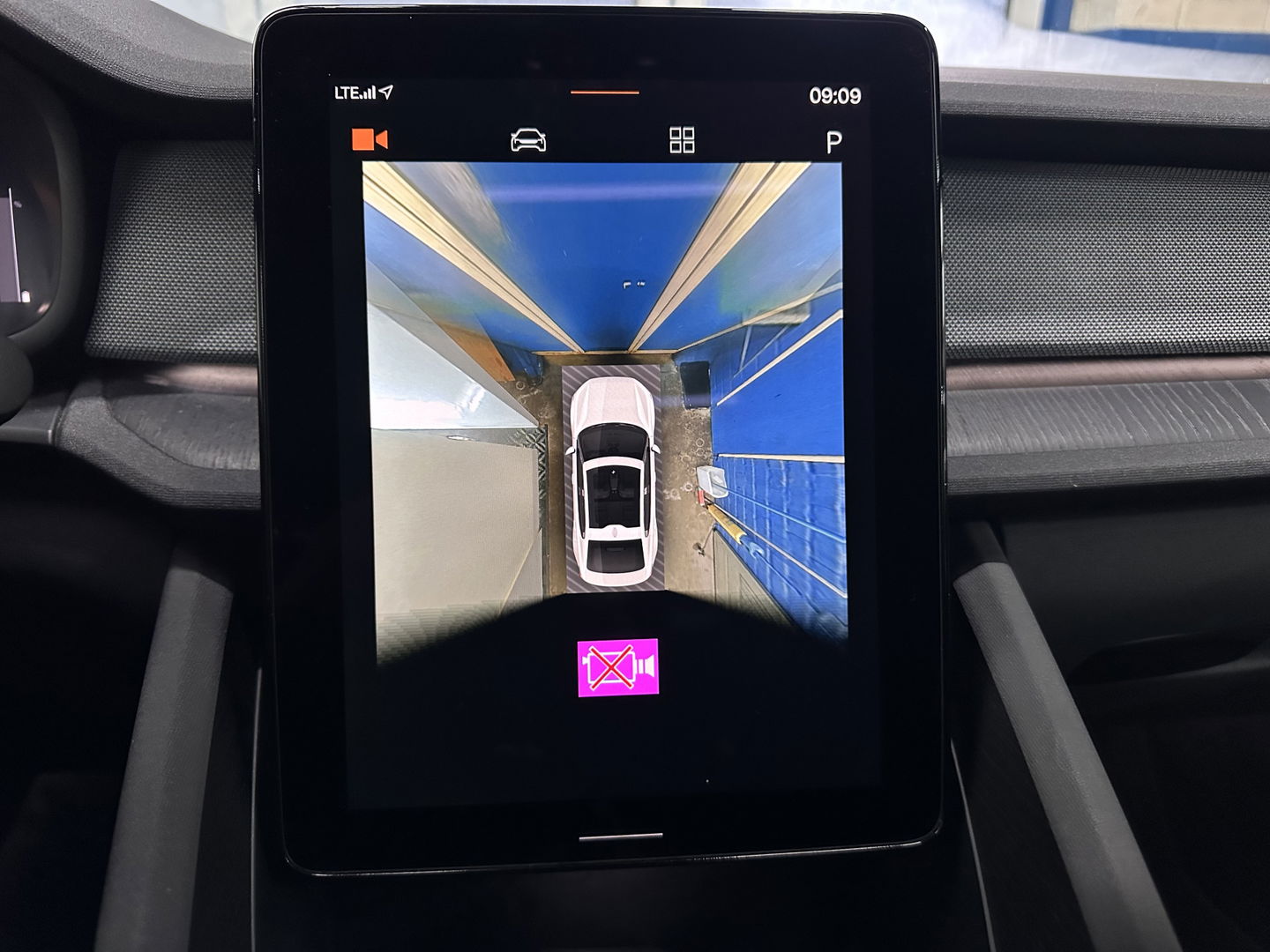 Polestar 2 Long Range Dual Motor Launch Edition 78kWh [ 3-Fase ] (INCL.BTW) *PANO | NAVI-FULLMAP | FULL-LED | ADAPTIVE-CRUISE | BLIND-SPOT | TOP-VIEW | KEYLESS | LANE-ASSIST | DIGI-COCKPIT | CARPLAY | DAB+ | HEATED-COMFORTSEATS | ECC | MEMORY-PACK | PDC |