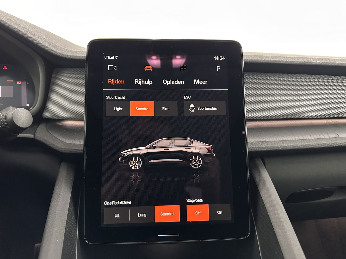 Polestar 2 Long Range Dual Motor Launch Edition 78kWh [ 3-Fase ] (INCL.BTW) *PANO | NAVI-FULLMAP | FULL-LED | ADAPTIVE-CRUISE | BLIND-SPOT | TOP-VIEW | KEYLESS | LANE-ASSIST | DIGI-COCKPIT | CARPLAY | DAB+ | HEATED-COMFORTSEATS | ECC | MEMORY-PACK | PDC |