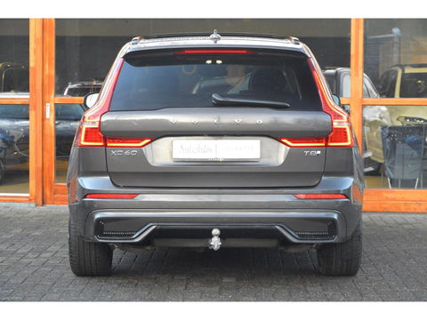 Volvo XC60 T8 Hybride AWD Plus Dark | Luchtvering | Head-Up | Panoramadak | 360° Camera | Trekhaak | Stoel + Stuur Verwarmd |