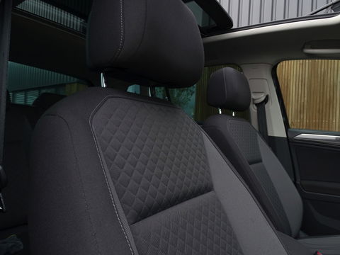 Volkswagen Tiguan 1.5 TSI 150PK DSG-automaat / panoramadak / ACC / LED / *NAP*