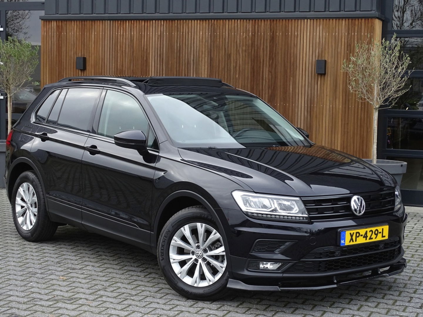 Volkswagen Tiguan 1.5 TSI 150PK DSG-automaat / panoramadak / ACC / LED / *NAP*