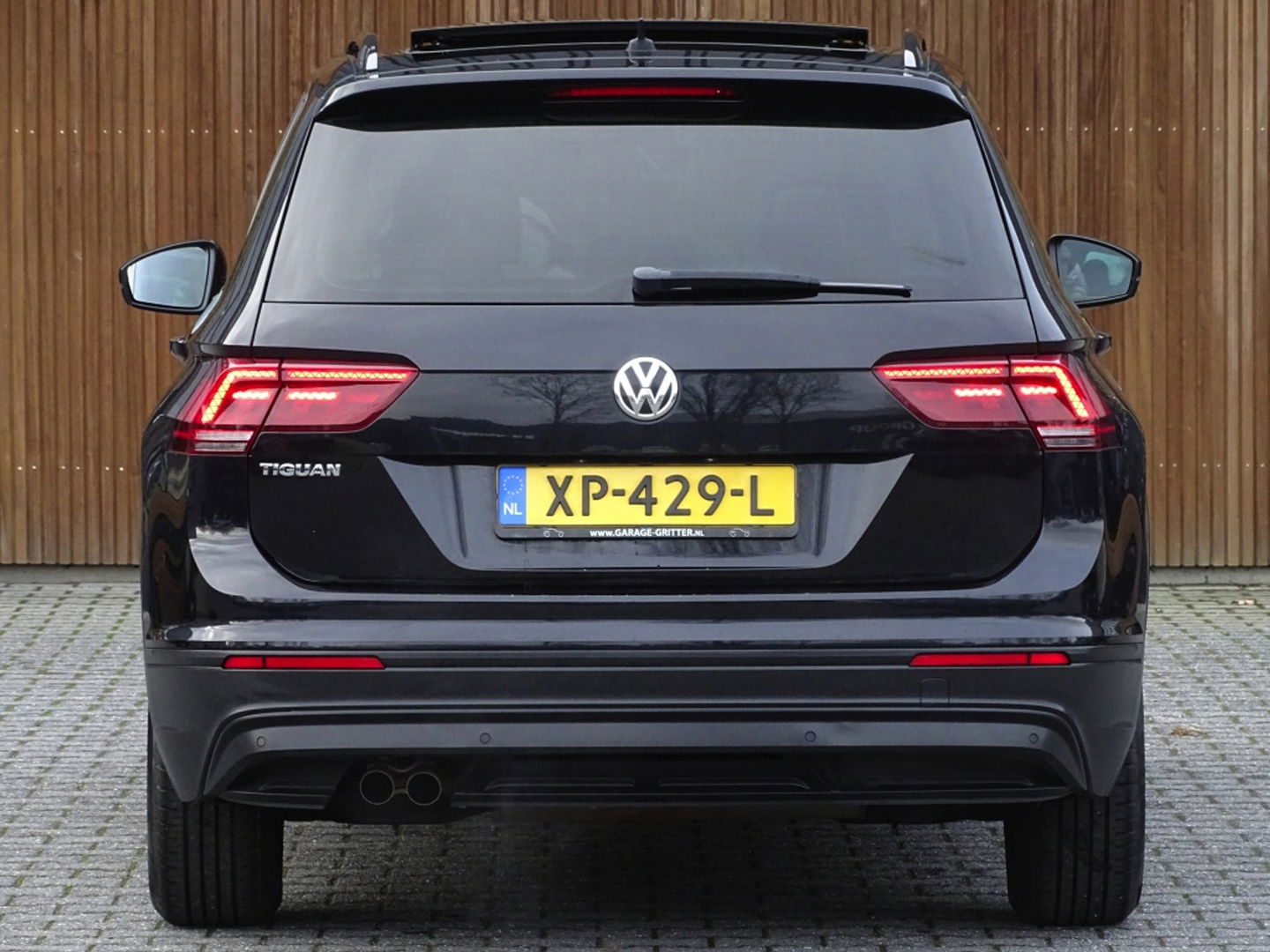 Volkswagen Tiguan 1.5 TSI 150PK DSG-automaat / panoramadak / ACC / LED / *NAP*