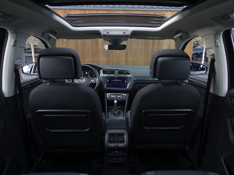 Volkswagen Tiguan 1.5 TSI 150PK DSG-automaat / panoramadak / ACC / LED / *NAP*