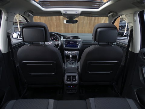 Volkswagen Tiguan 1.5 TSI 150PK DSG-automaat / panoramadak / ACC / LED / *NAP*
