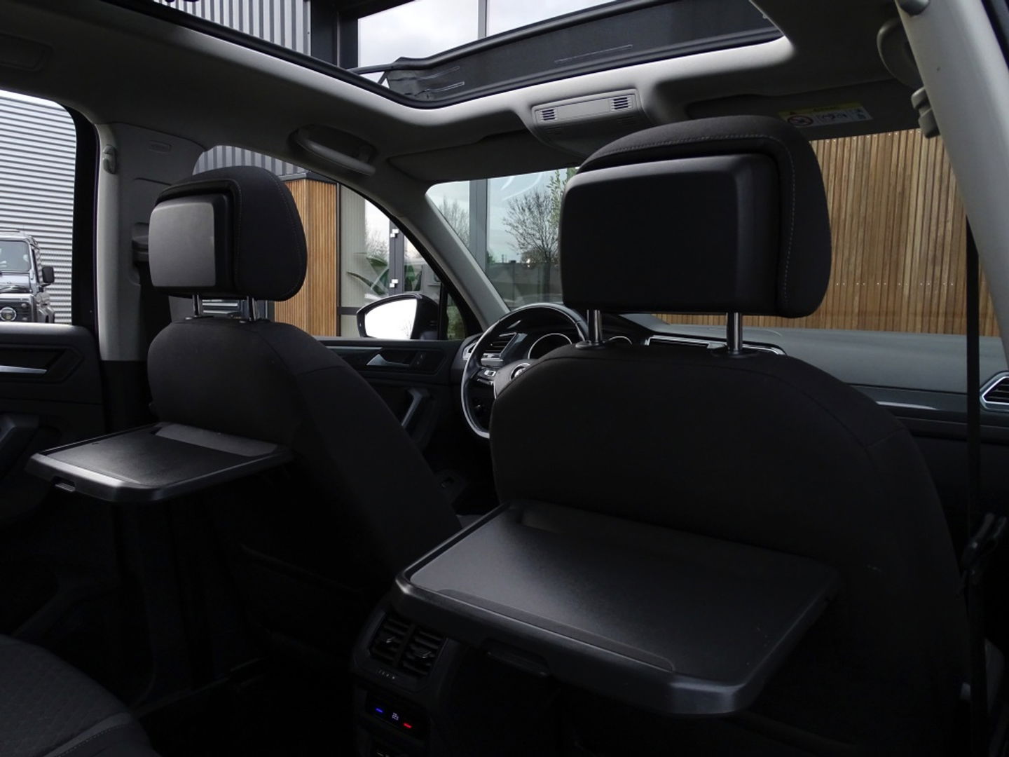 Volkswagen Tiguan 1.5 TSI 150PK DSG-automaat / panoramadak / ACC / LED / *NAP*