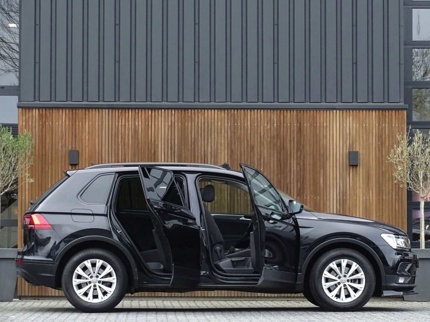 Volkswagen Tiguan 1.5 TSI 150PK DSG-automaat / panoramadak / ACC / LED / *NAP*