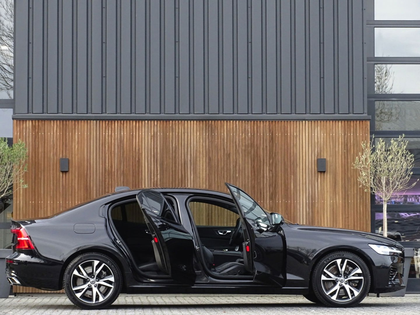 Volvo S60 T8 392PK AWD / R-design / ACC / Harman Kardon / LED