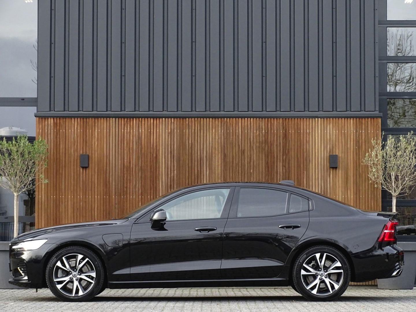 Volvo S60 T8 392PK AWD / R-design / ACC / Harman Kardon / LED