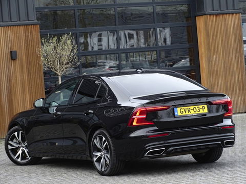 Volvo S60 T8 392PK AWD / R-design / ACC / Harman Kardon / LED