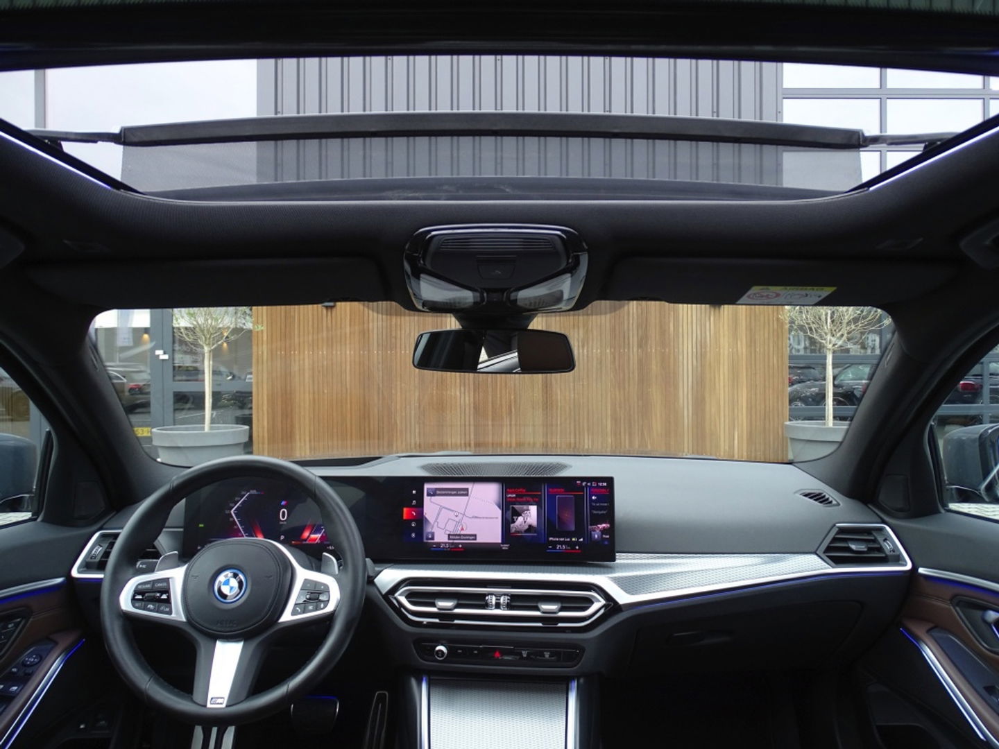 BMW 3 Serie Touring 330e 292PK / M-Sport / Individual / Laser / Harman Kardon / 2022