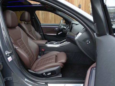 BMW 3 Serie Touring 330e 292PK / M-Sport / Individual / Laser / Harman Kardon / 2022