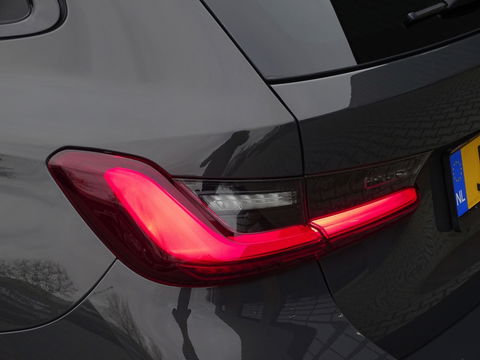 BMW 3 Serie Touring 330e 292PK / M-Sport / Individual / Laser / Harman Kardon / 2022
