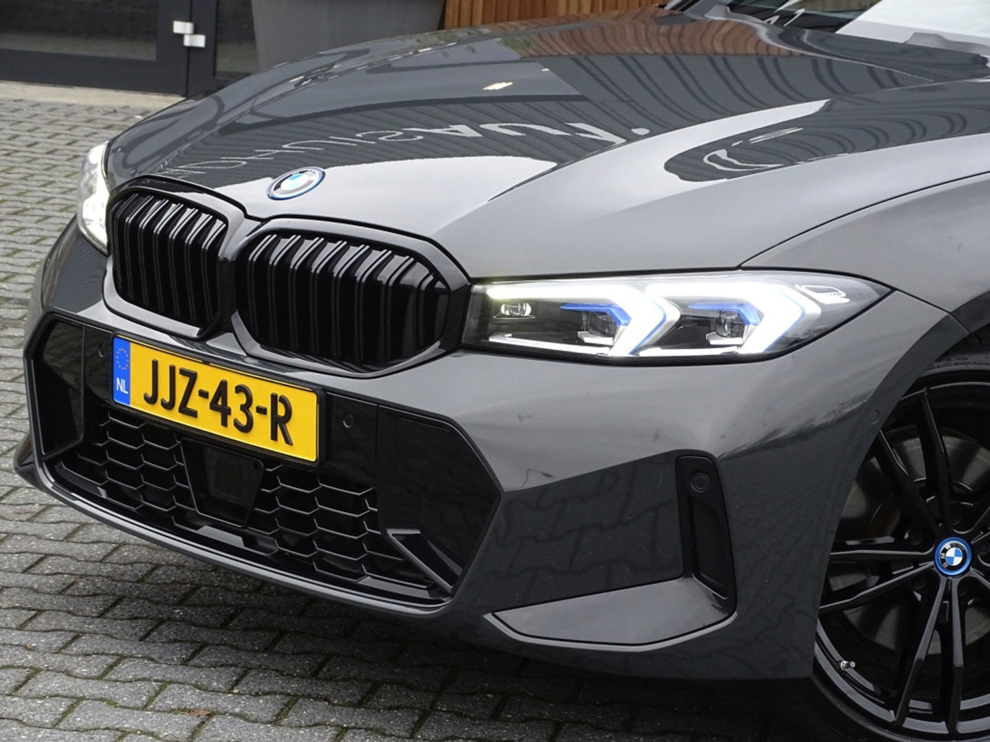 BMW 3 Serie Touring 330e 292PK / M-Sport / Individual / Laser / Harman Kardon / 2022